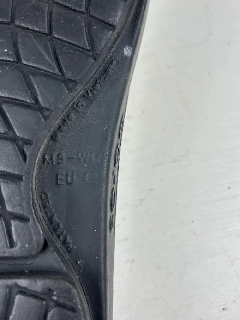 OOFOS Toe Slide Sandal Post Run Recovery Footwear M9 W11 EUR 42 Black Gray